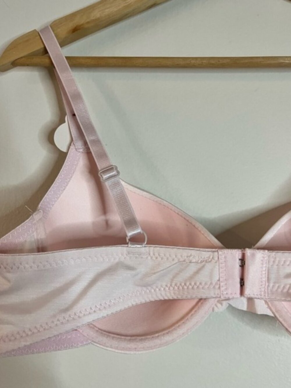 NWT Carisma Light Pink T-Shirt Bra – 36C Underwire Lightly Padded - Picture 8 of 13